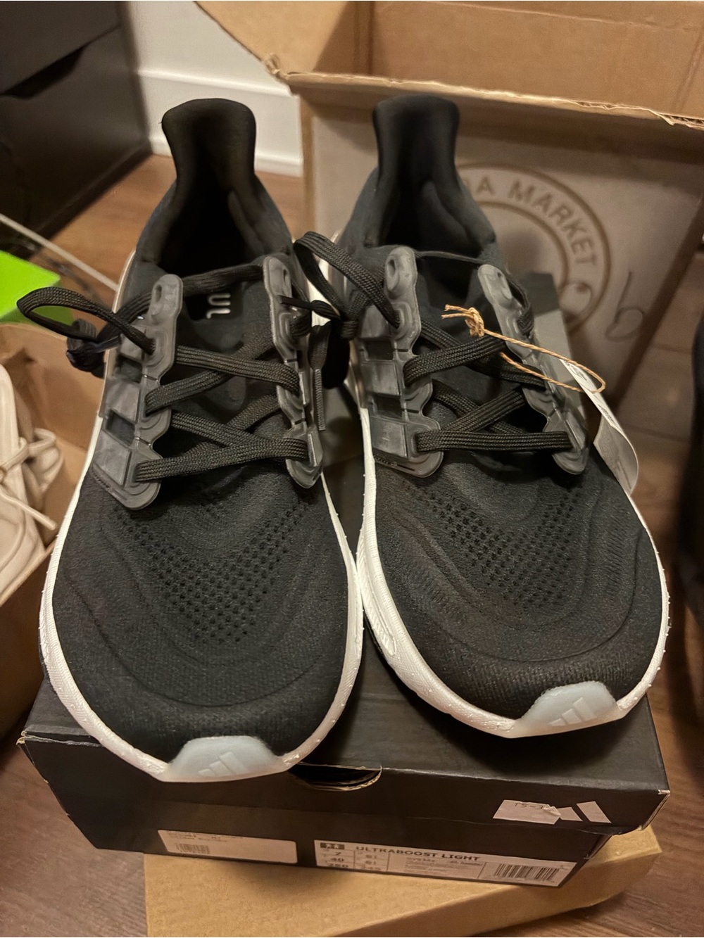 ADIDAS Ultraboost Light - Picture 8 of 8